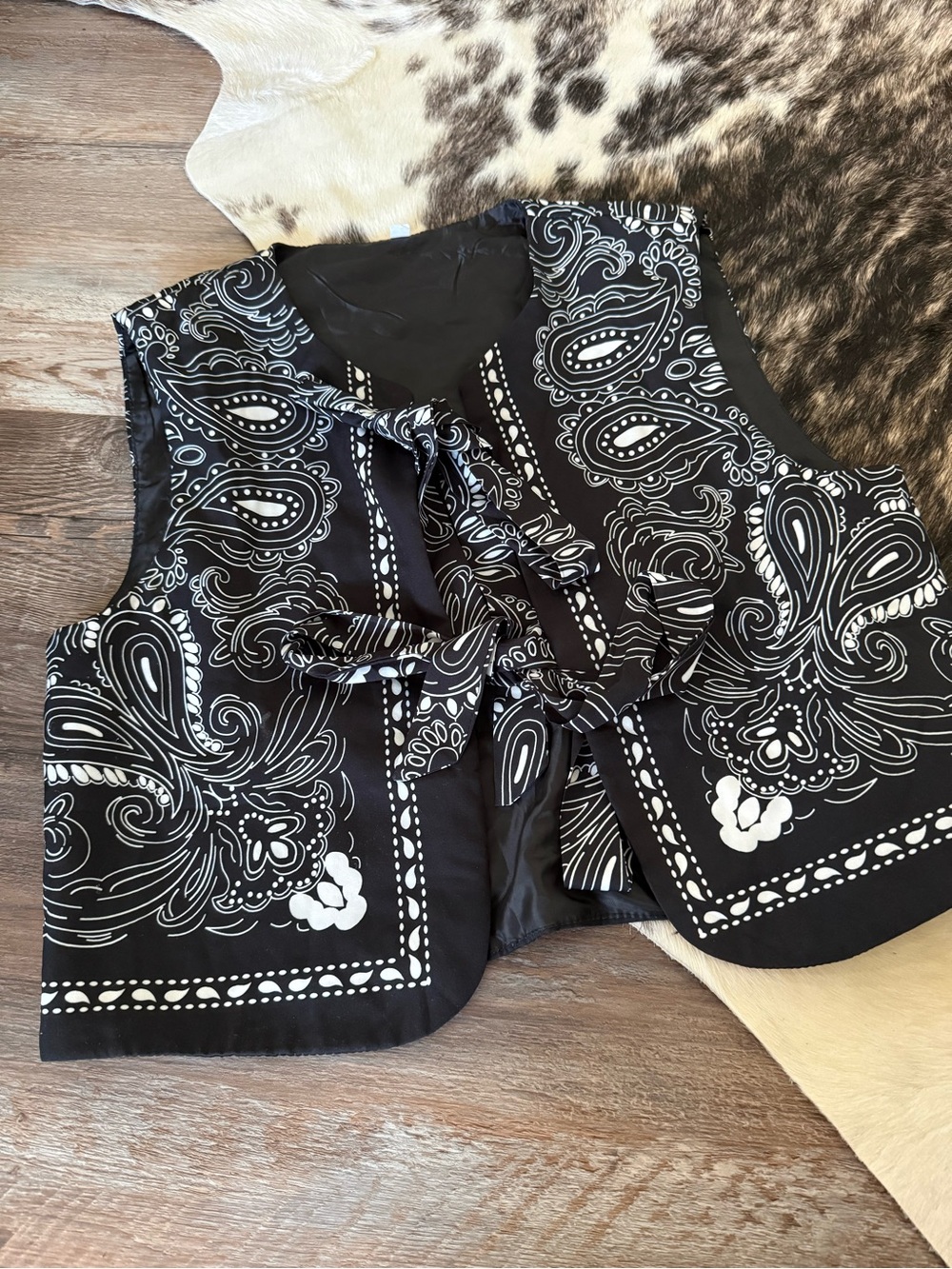 Black & White Bandana Print Tie-Front Vest
